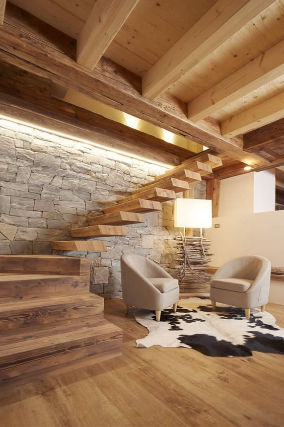 arredamento rustico in montagna ; scala
